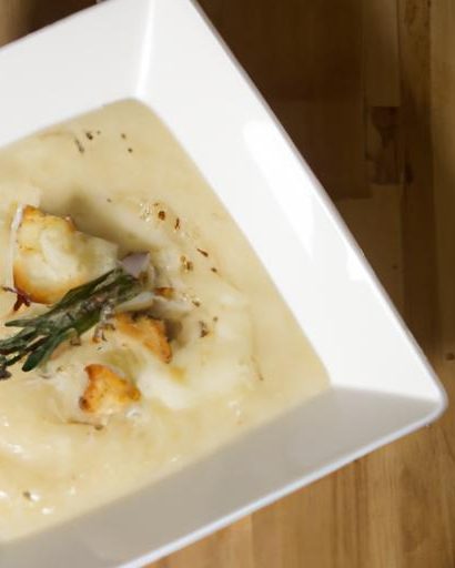 Velvety Cauliflower Potato Soup: A Comforting Twist